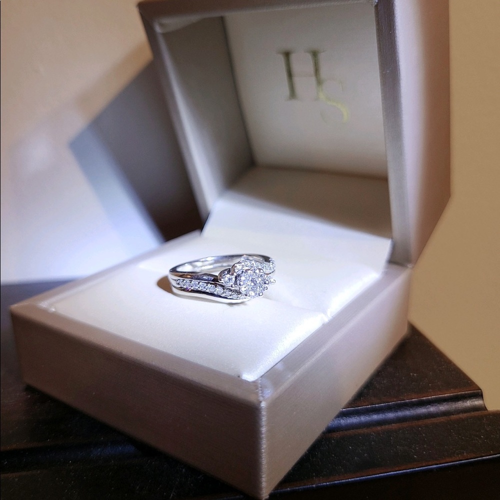 1/5 ct. tw. Diamond Engagement Ring Set in 10K White Gold
